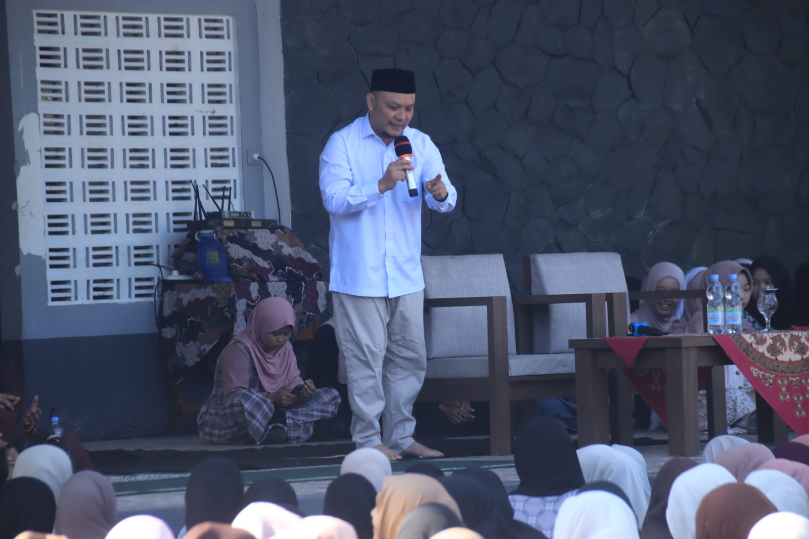 Asep Syamsudin Ajak Pelajar SMAN Rancaekek Jadikan Maulid Nabi Momentum Perkuat Akhlak